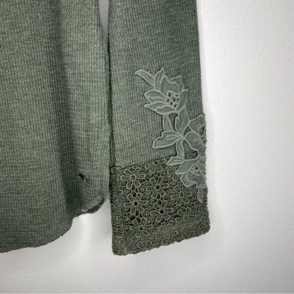 American Eagle Soft & Sexy Waffle V-Neck Long Sleeve Button Down Shirt w/ Lace - Picture 5 of 8